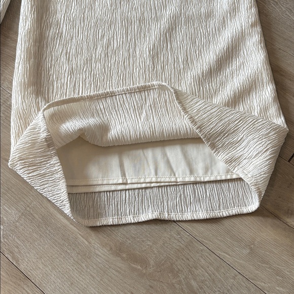 Elegant Cream Wide-Leg Pants - Picture 2 of 7